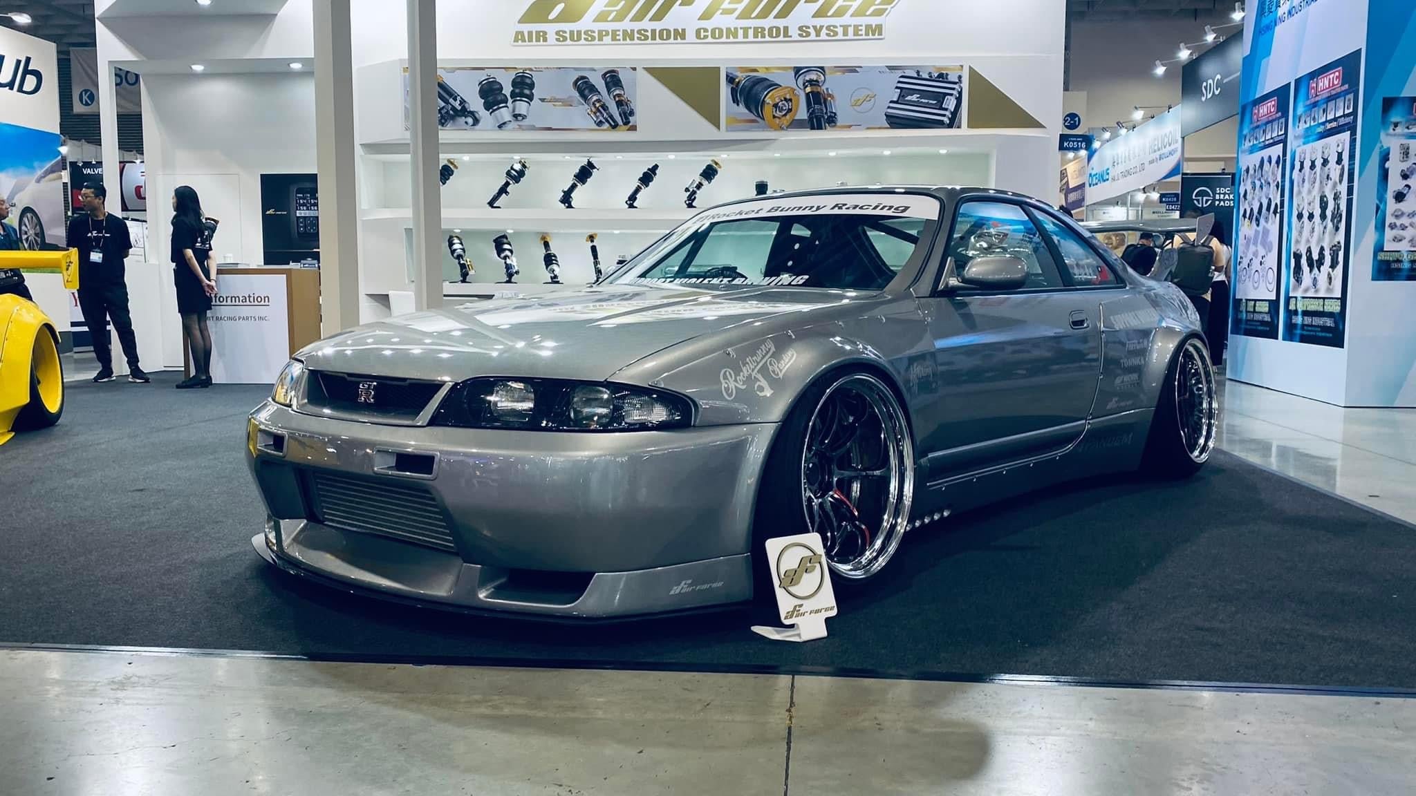 * AIRFORCE SUSPENSION NISSAN R32 / R33 AIRSTRUTS.