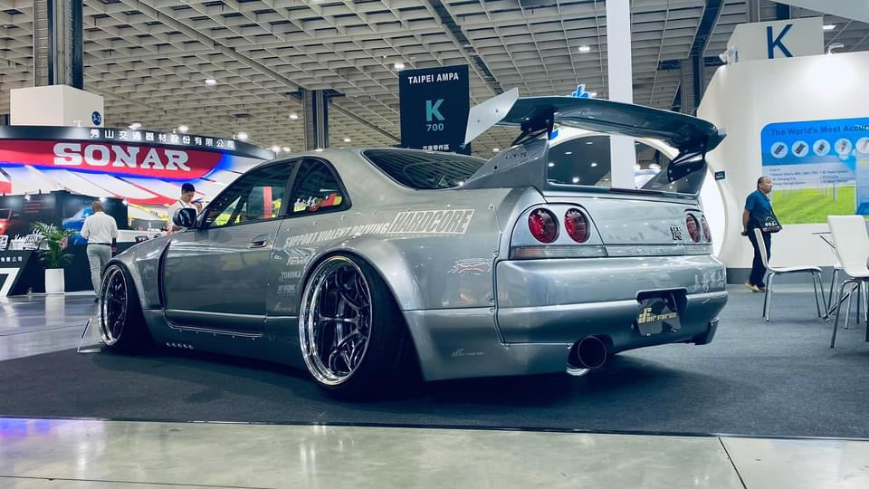 * AIRFORCE SUSPENSION NISSAN R32 / R33 AIRSTRUTS.