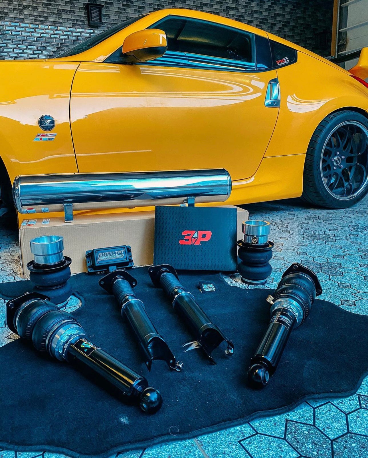 AIRDEMAND SUSPENSION NISSAN Z RZ34 / 350Z / 370Z AIRSTRUTS.