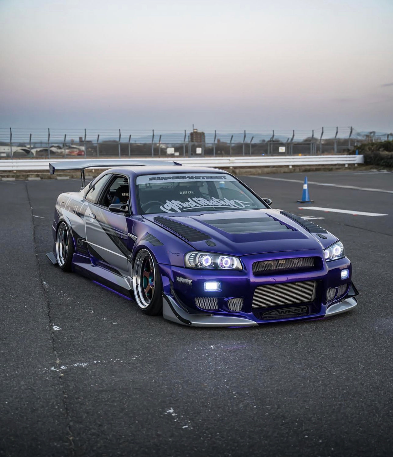 * AIRFORCE SUSPENSION NISSAN SKYLINE R34 AIRSTRUTS.